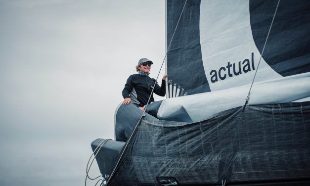 Alex Pella participa en el desafío Finistère Atlantique a bordo del “Actual Ultim 3”