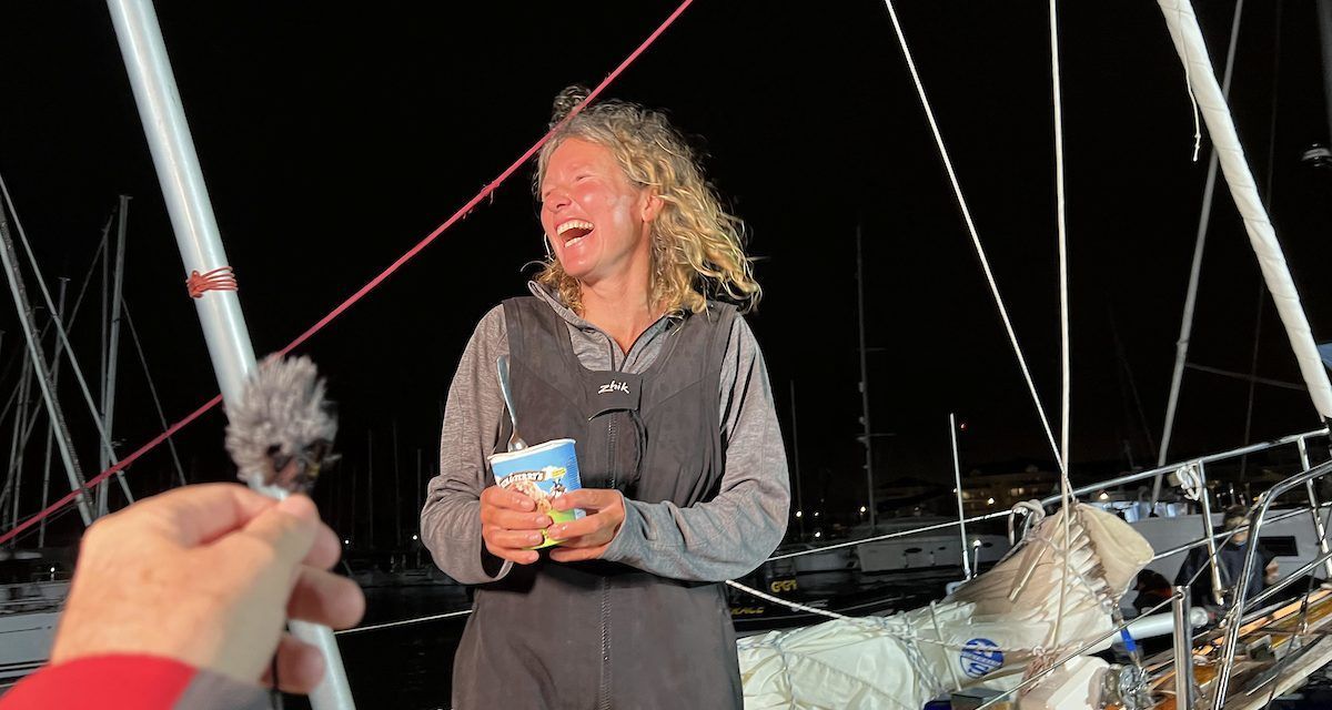 Kirsten Neuschafer, primera mujer en ganar la Golden Globe Race